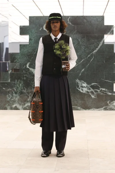 Look 30